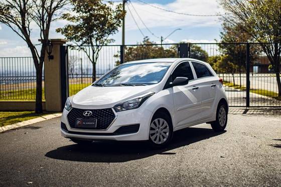 HYUNDAI HB20 1.0 COMFORT PLUS 12V FLEX 4P MANUAL HYUNDAI HB20 1.0 COMFORT PLUS 12V FLEX 4P MANUAL